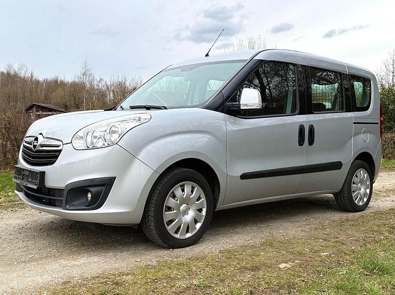 Gebraucht Opel Combo 120 PS (88 kW) 2015 Silber Van / Kleinbus