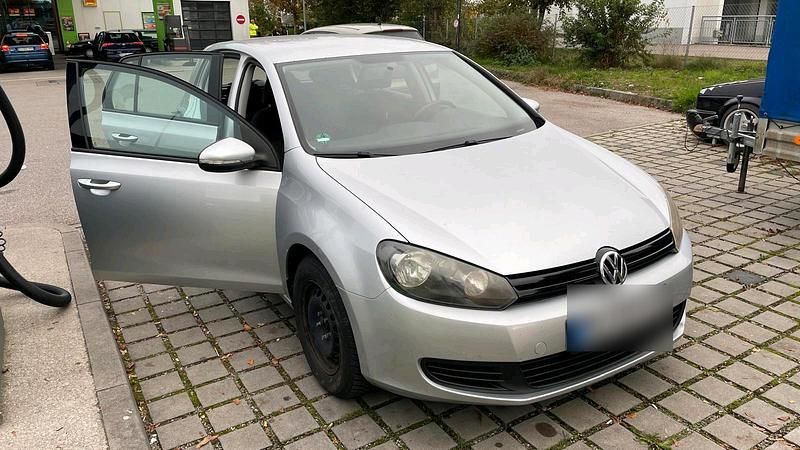 Gebraucht VW Golf VI 105 PS (77 kW) 2010 Silber Kleinwagen
