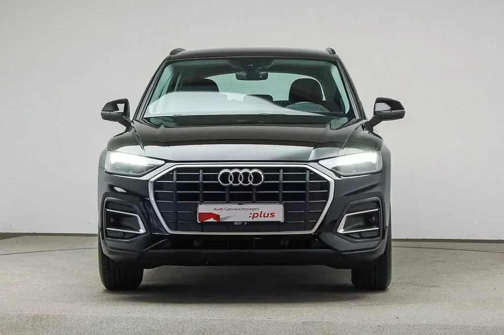 Gebraucht Audi Q5 Ambiente 163 PS (119 kW) 2022 Brillantschwarz (metallic) SUV
