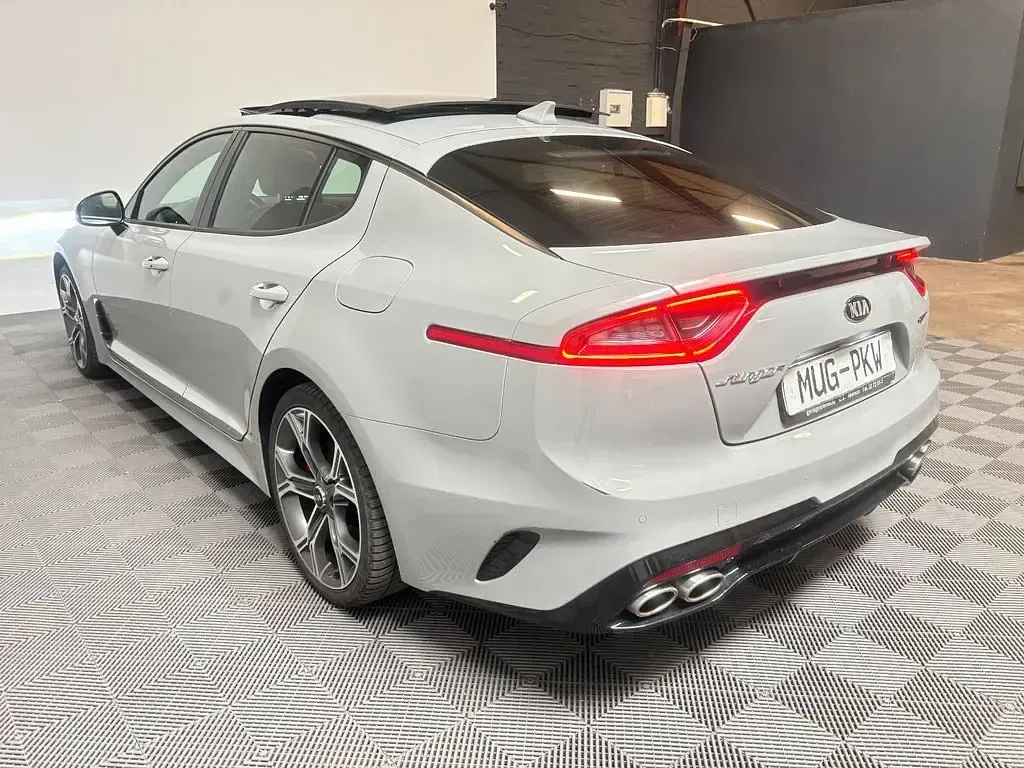 Gebraucht Kia Stinger GT 366 PS (269 kW) 2019 Silber Kleinwagen