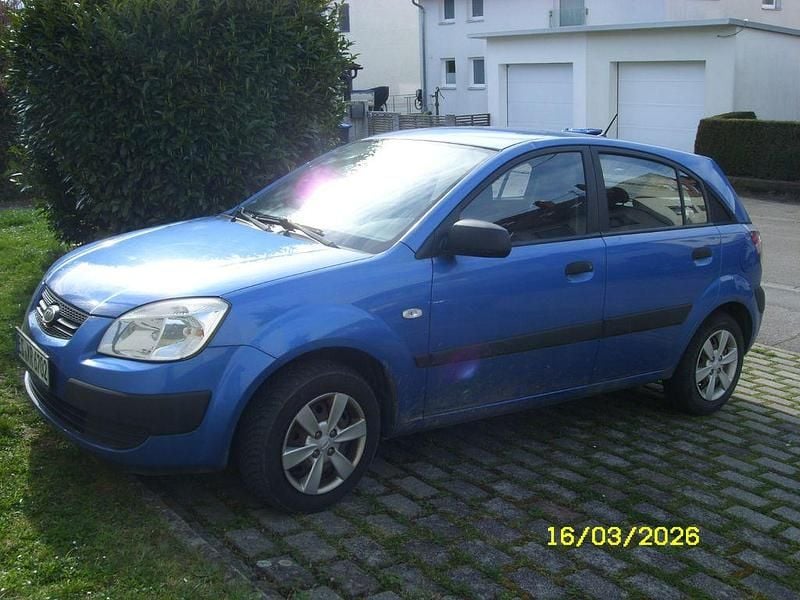 Gebraucht Kia Rio 97 PS (71 kW) 2009 Blau Limousine