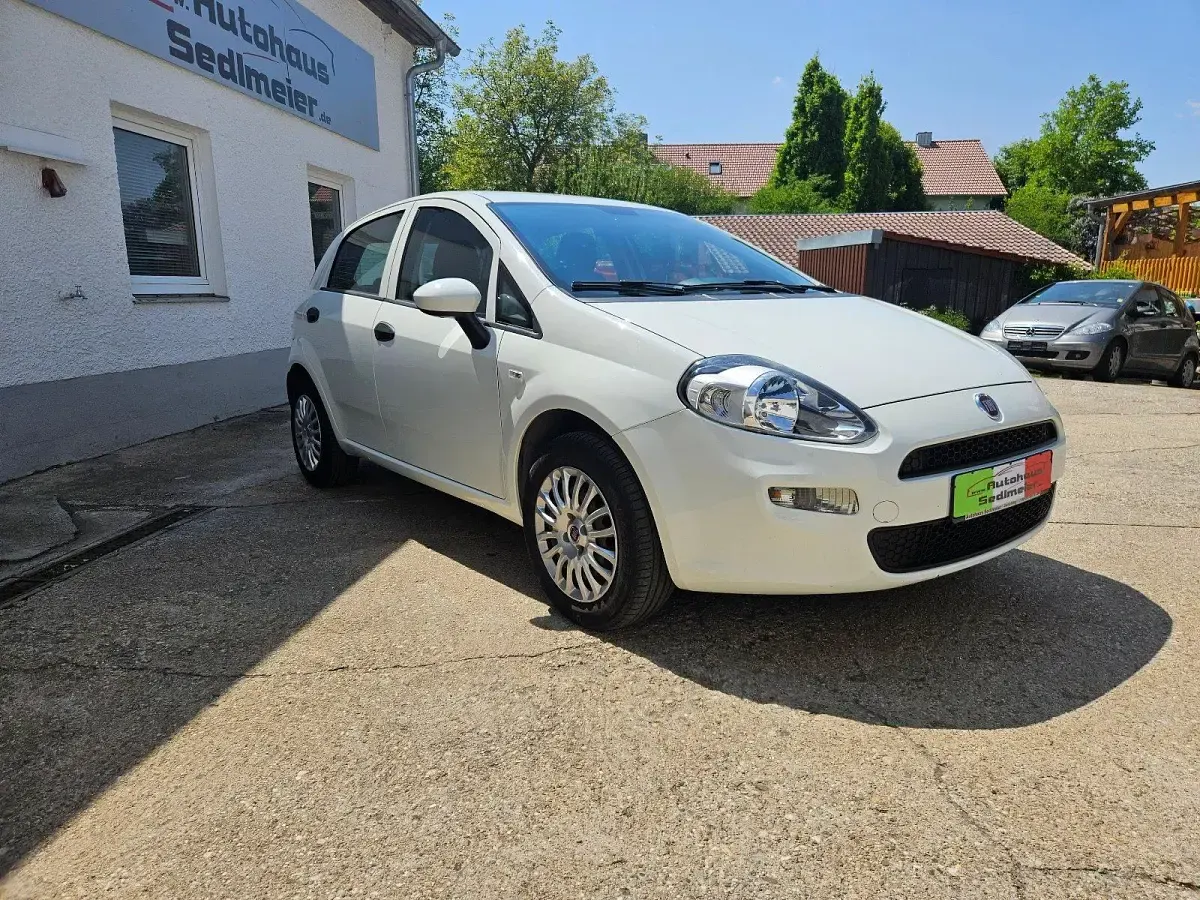 Gebraucht Fiat Punto Pop 77 PS (56 kW) 2015 Weiß Kleinwagen