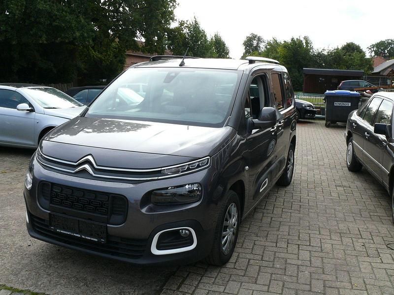 Grau Gebraucht 2019 Citroën Berlingo Feel Van / Kleinbus | 10.900 € (Guter Preis) - Bild 1/4