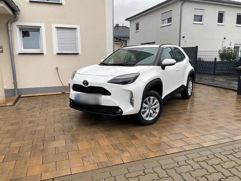 Gebraucht 2024 Toyota Yaris Comfort Limousine | 16.422 € (Guter Preis) - Bild 1/4