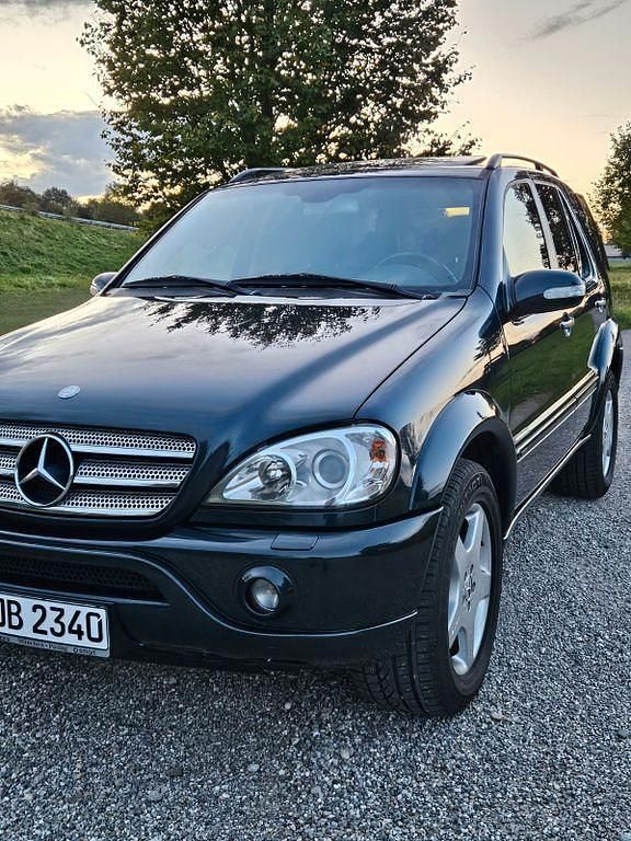 Schwarz Gebraucht 2002 Mercedes ML400 AMG SUV | 11.500 € - Bild 1/4