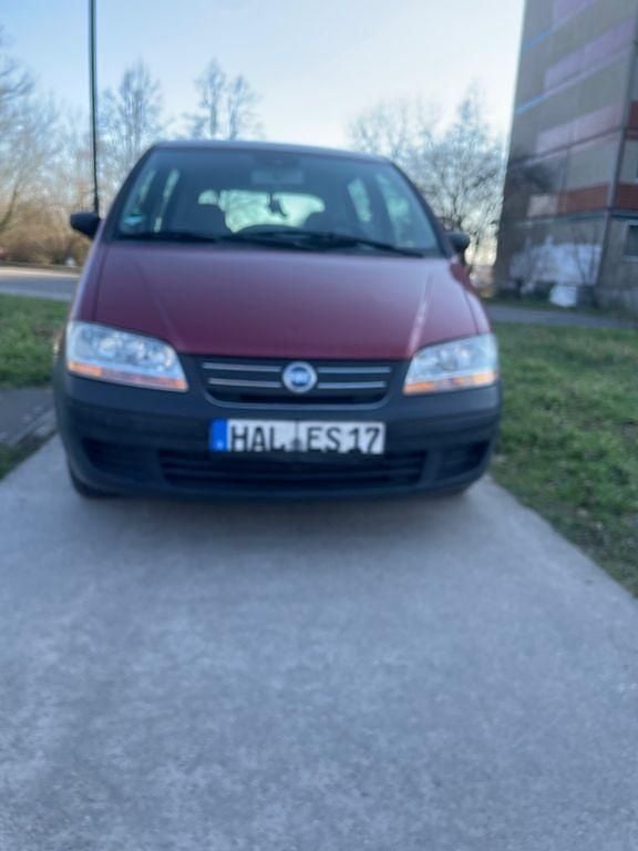 Gebraucht Fiat Idea Active 80 PS (58 kW) 2004 Rot Van / Kleinbus