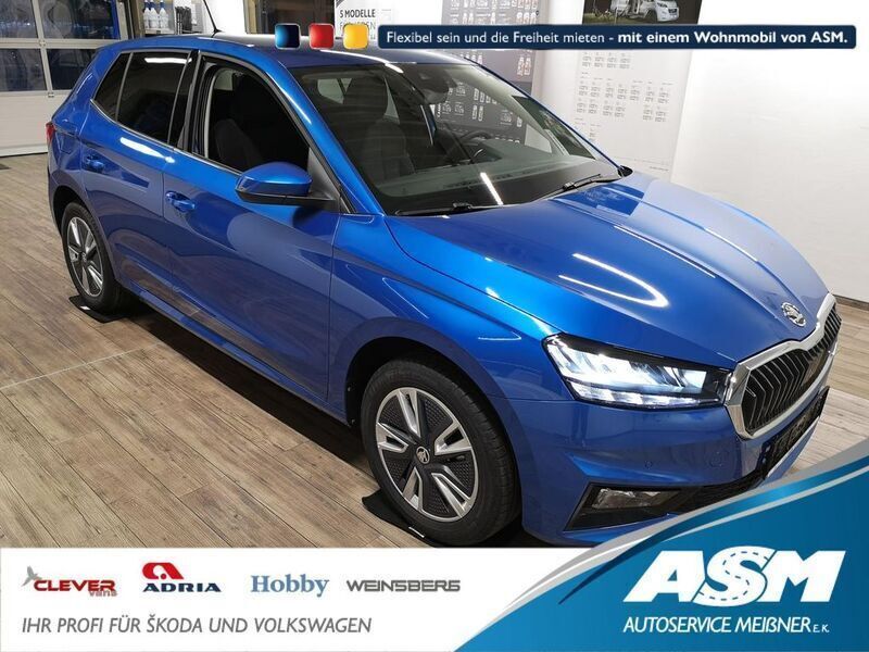Blau Neu 2024 Skoda Fabia Style Limousine | 21.378 € (Fairer Preis) - Bild 1/4
