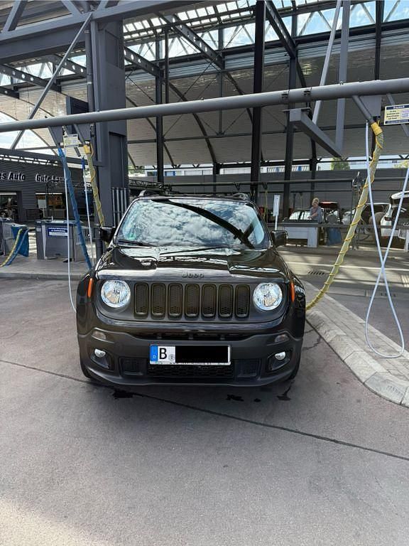Schwarz Gebraucht 2018 Jeep Renegade Night Eagle SUV | 14.990 € (Fairer Preis) - Bild 1/4