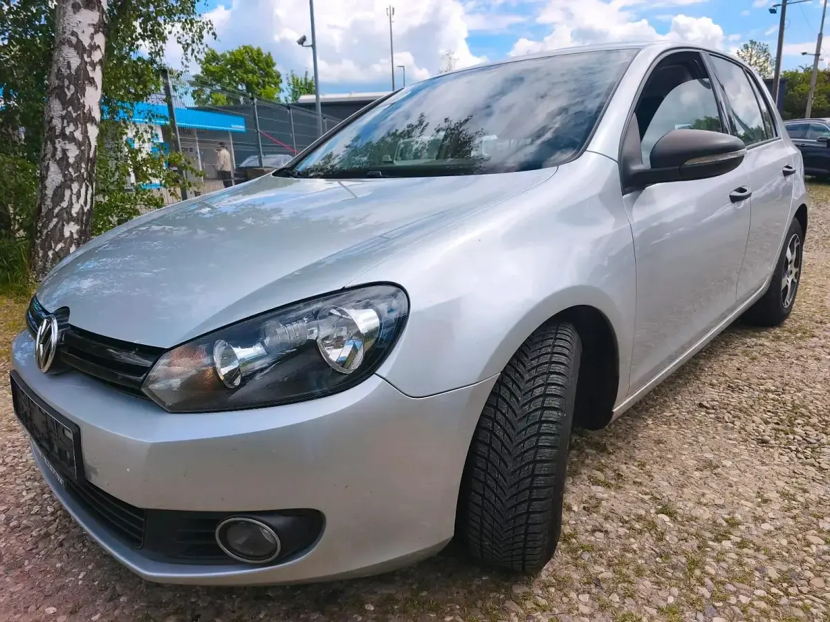 Gebraucht VW Golf VI 105 PS (77 kW) 2011 Silber Kleinwagen