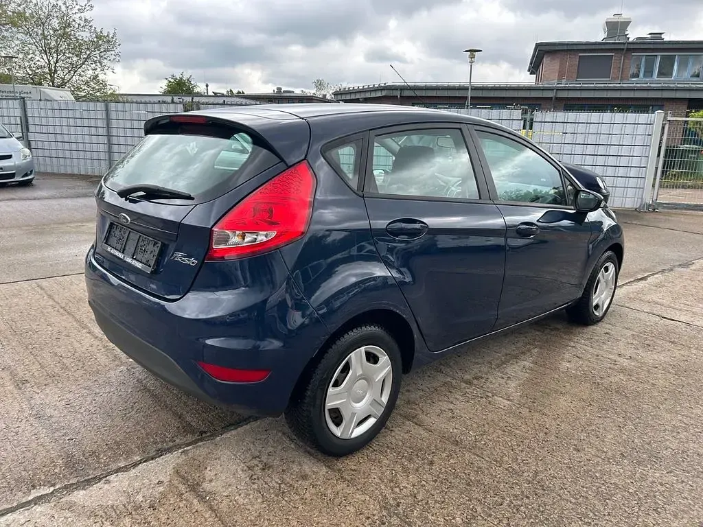 Gebraucht Ford Fiesta 82 PS (60 kW) 2011 Blau Limousine