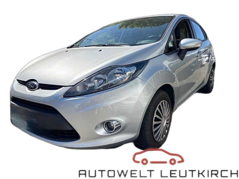 Silber Gebraucht 2012 Ford Fiesta Champions Edition Kleinwagen | 6.980 € (Etwas zu teuer) - Bild 1/1