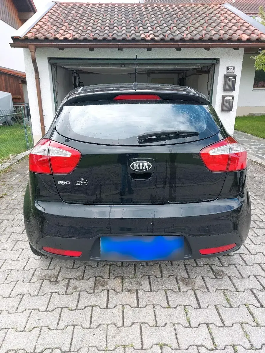 Gebraucht Kia Rio 86 PS (63 kW) 2014 Schwarz Kleinwagen