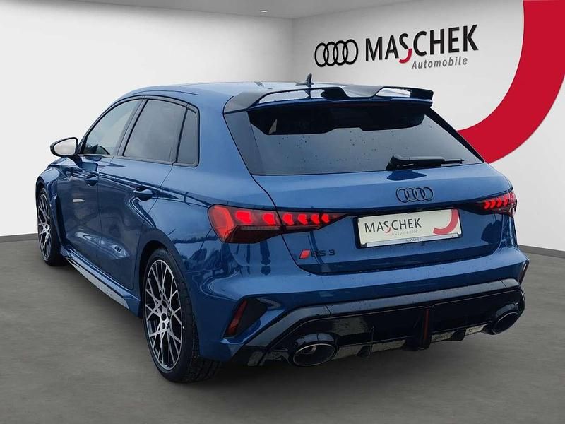 Neu Audi RS3 Sport 400 PS (294 kW) 2025 Blau Limousine