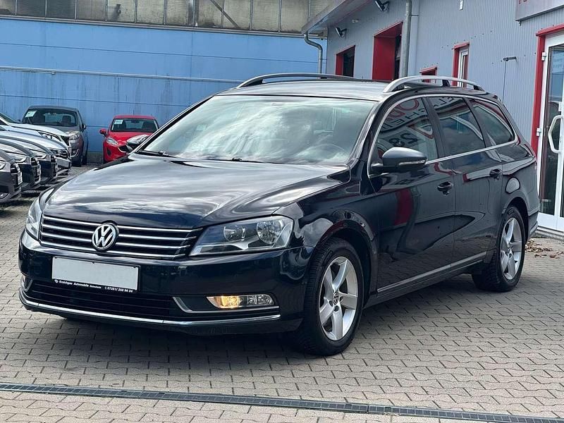 Schwarz Gebraucht 2012 VW Passat Kombi | 8.695 € (Fairer Preis) - Bild 1/4