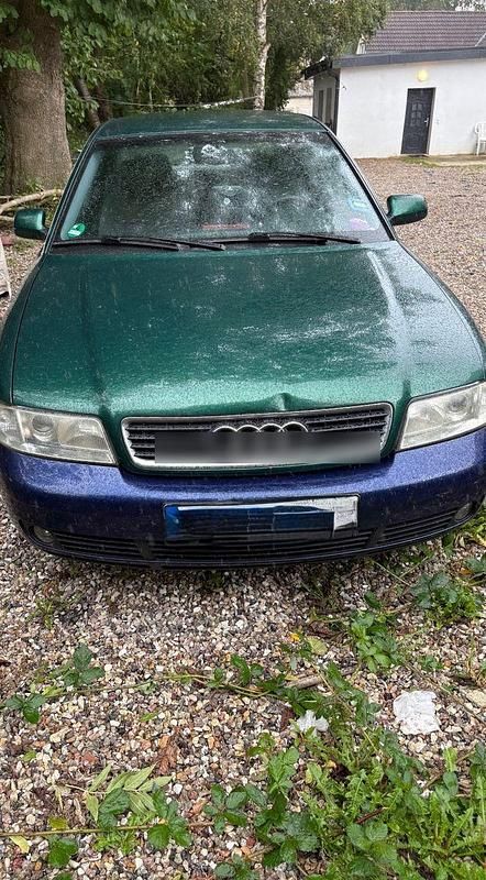 Grün Gebraucht 1999 Audi A4 Limousine | 650 € (Guter Preis) - Bild 1/4
