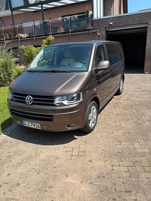 Braun Gebraucht 2011 VW T5 Van | 25.990 € - Bild 1/4