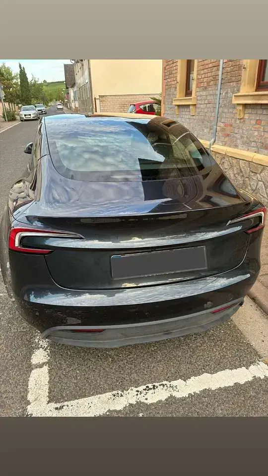 Gebraucht Tesla Model 3 RWD 208 kW (283 PS) 2025 Grau Limousine