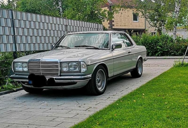 Gebraucht Mercedes 280 185 PS (136 kW) 1982 Silber Coupé