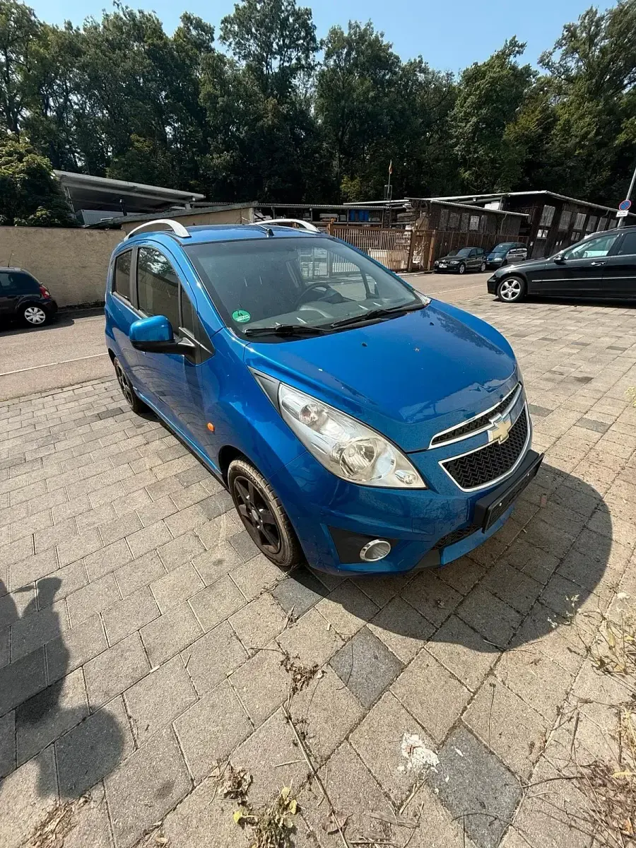 Gebraucht Chevrolet Spark 80 PS (58 kW) 2012 Blau Kleinwagen