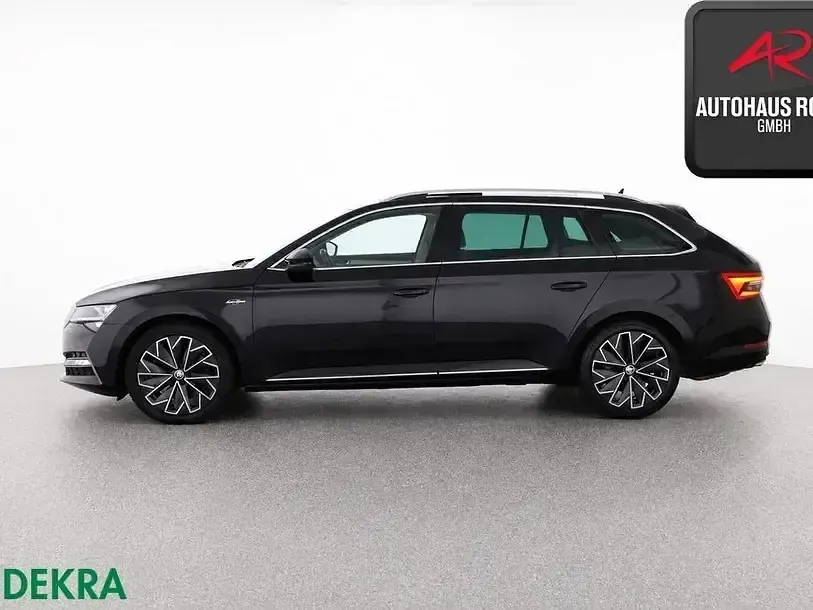 Gebraucht Skoda Superb LAURIN & KLEMENT 280 PS (205 kW) 2023 Schwarz Kombi