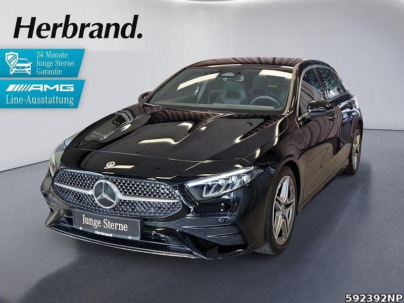 Unilack nachtschwarz Gebraucht 2024 Mercedes A200 AMG Limousine | 29.880 € (Guter Preis) - Bild 1/4