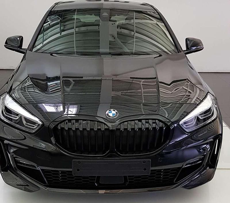 Schwarz Gebraucht 2020 BMW 118 M Sport Kleinwagen | 24.800 € (Etwas zu teuer) - Bild 1/4