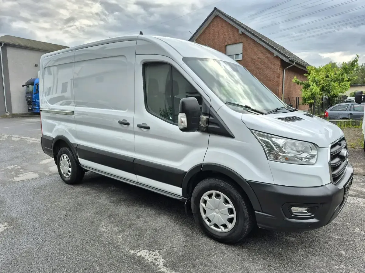 Gebraucht Ford Transit 131 PS (96 kW) 2021 Weiß Van / Kleinbus