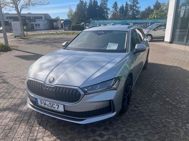 Gebraucht Skoda Superb Selection 150 PS (110 kW) 2024 Silber Kombi