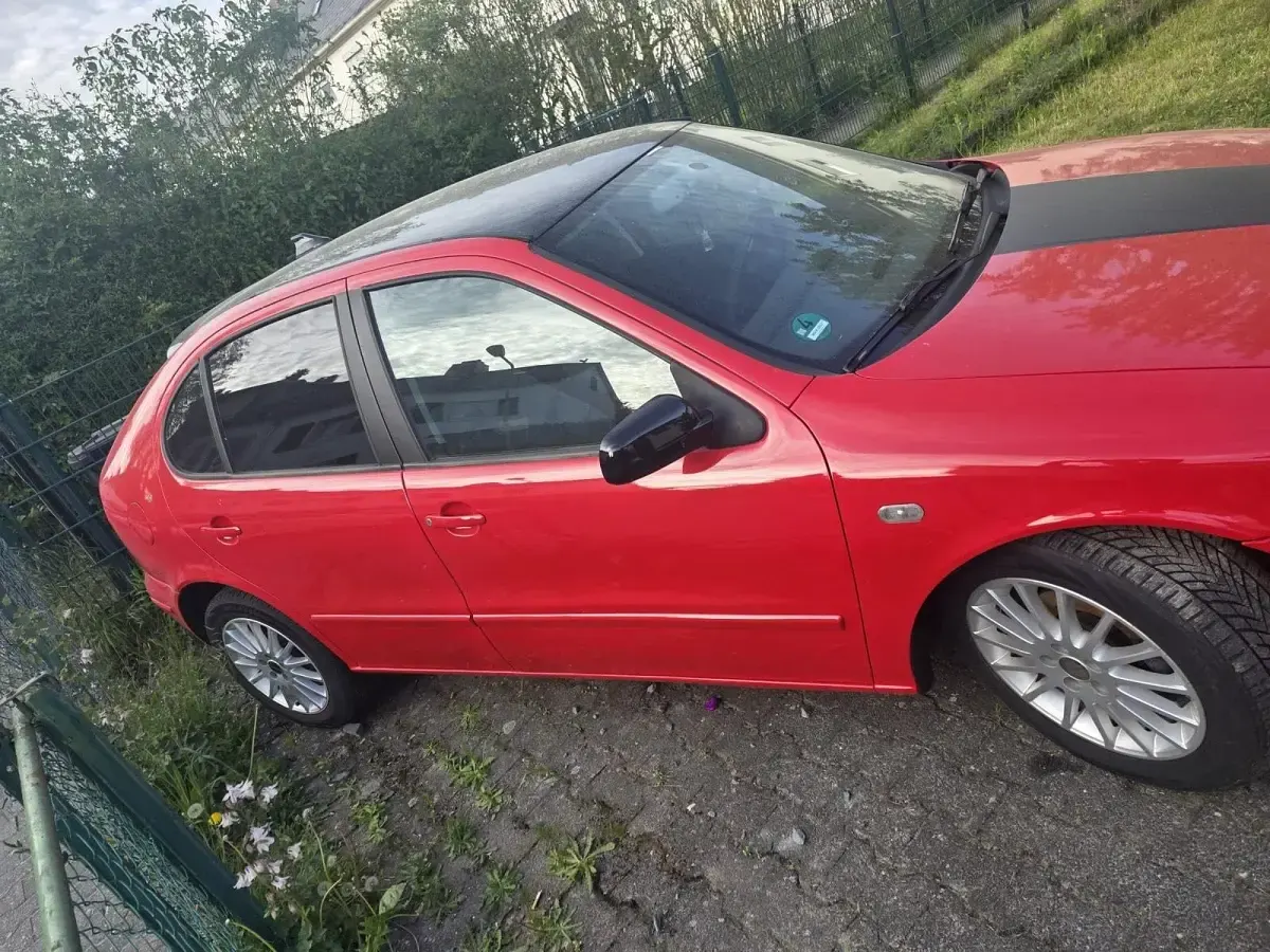Usata Seat Leon 105 CV (77 kW) 2000 Rosso Utilitaria