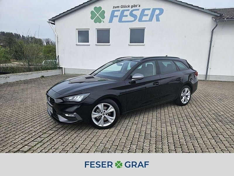 Midnight schwarz metallic Gebraucht 2024 Seat Leon FR Kombi | 25.750 € (Superpreis) - Bild 1/4