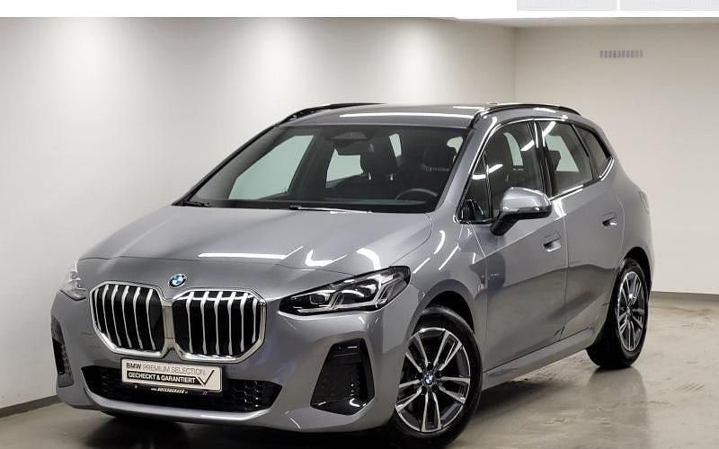 Skyscraper grau metallic Gebraucht 2022 BMW 218 M Sport Van / Kleinbus | 32.850 € - Bild 1/4