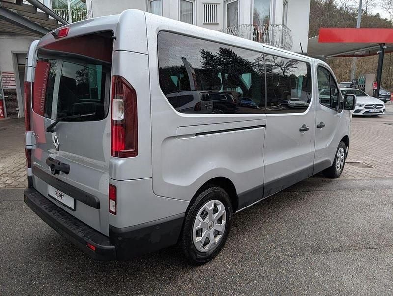 Gebraucht Renault Trafic 110 PS (80 kW) 2023 Highland grey Van / Kleinbus