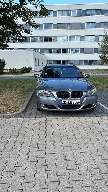 Grau Gebraucht 2008 BMW 330 Kombi | 6.500 € (Fairer Preis) - Bild 1/4