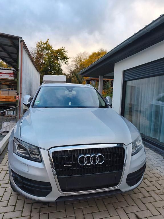 Silber Gebraucht 2011 Audi Q5 Sport SUV | 11.500 € (Fairer Preis) - Bild 1/4