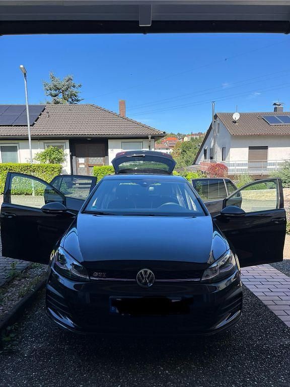 Schwarz Gebraucht 2019 VW Golf VII Limousine | 22.900 € (Fairer Preis) - Bild 1/4