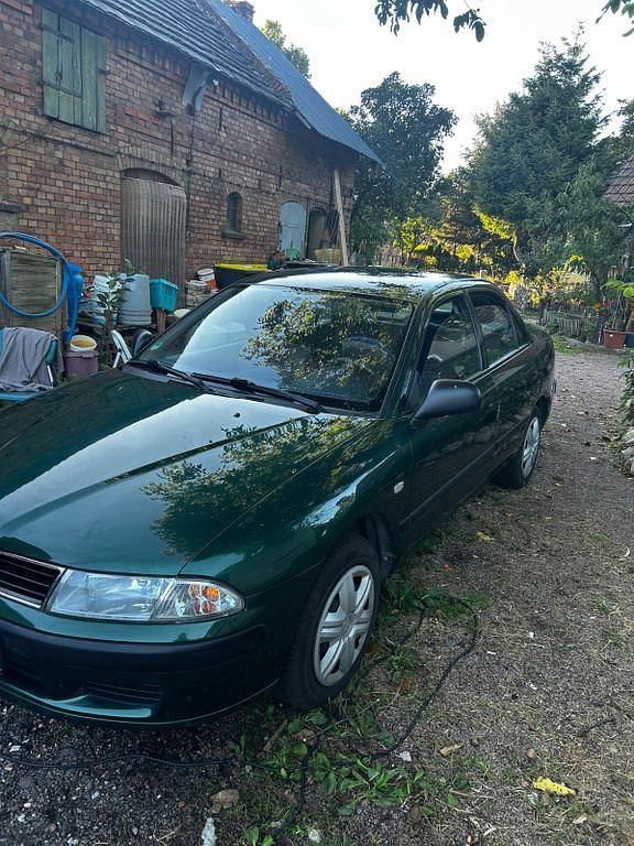 Grün Gebraucht 2001 Mitsubishi Carisma Limousine | 3.500 € (Teuer) - Bild 1/4