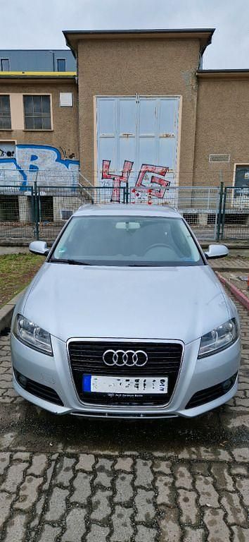 Gebraucht Audi A3 Attraction 105 PS (77 kW) 2011 Grau Kleinwagen