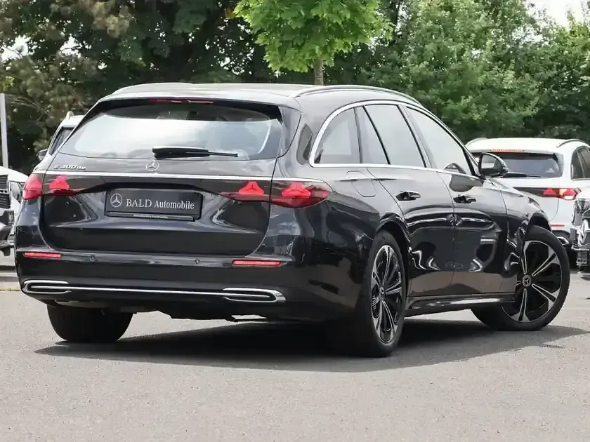 Gebraucht Mercedes E300 Avantgarde 197 PS (144 kW) 2025 Grau metalliclack graphitgrau Kombi