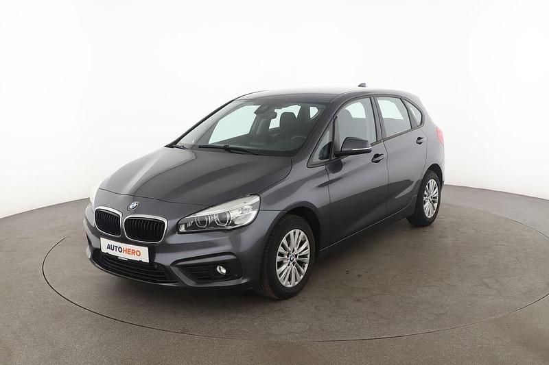 Grau Gebraucht 2018 BMW 218 Active Tourer Advantage Van / Kleinbus | 15.290 € (Fairer Preis) - Bild 1/3
