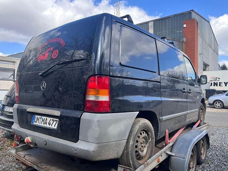 Gebraucht Mercedes Vito 122 PS (89 kW) 2003 Schwarz Van