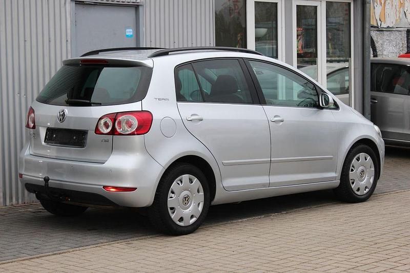 Gebraucht VW Golf VI Team 105 PS (77 kW) 2010 Silber Kleinwagen