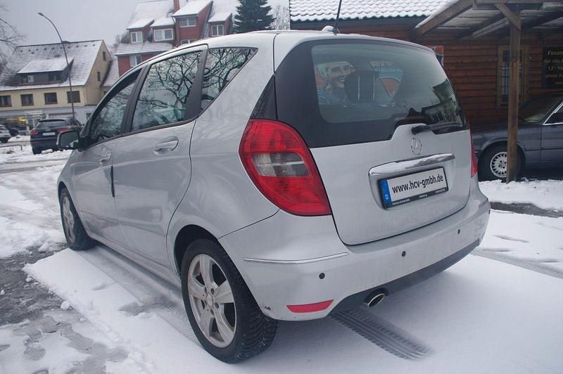 Gebraucht Mercedes A160 95 PS (69 kW) 2010 Silber Kleinwagen