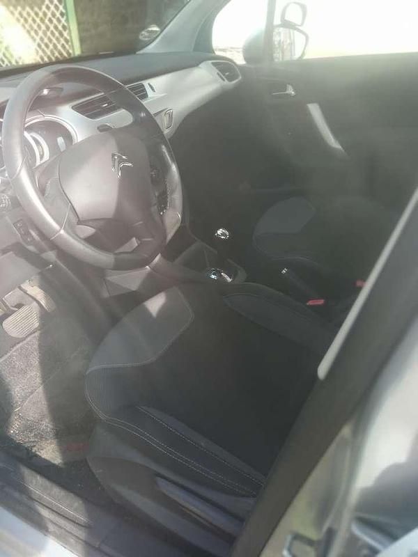 Gebraucht Citroën C3 Tendance 68 PS (50 kW) 2012 Silber Limousine