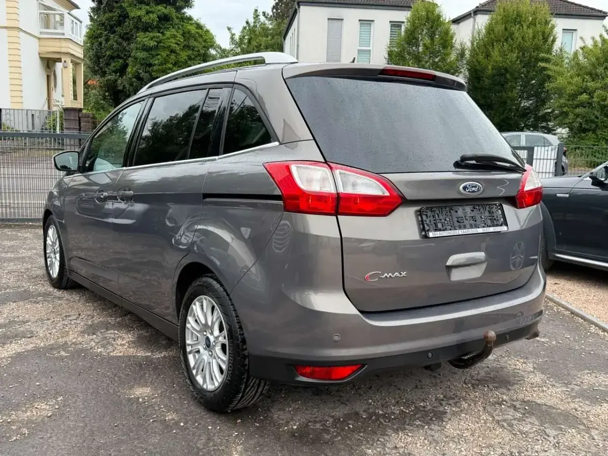 Gebraucht Ford Grand C-Max Titanium 163 PS (119 kW) 2013 Braun Van / Kleinbus