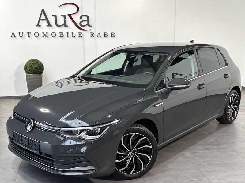 Grau Gebraucht 2021 VW Golf VIII Style Limousine | 19.749 € (Fairer Preis) - Bild 1/2