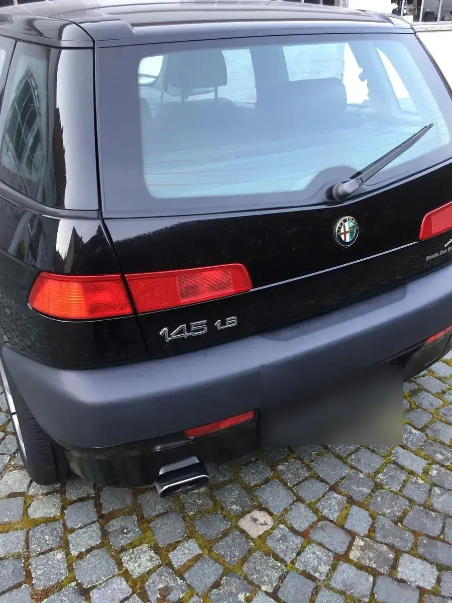 Gebraucht Alfa Romeo 145 103 PS (75 kW) 1996 Schwarz Kleinwagen