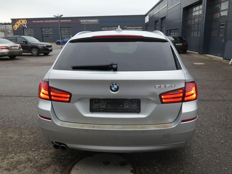 Gebraucht BMW 525 Performance 218 PS (160 kW) 2012 Silber Kombi