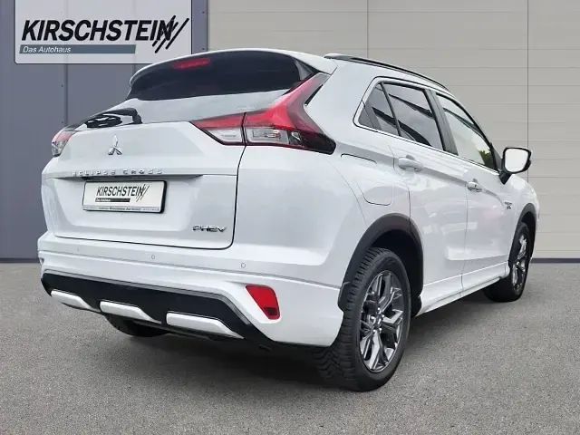 Begagnad Mitsubishi Eclipse Top 2022 Vit SUV
