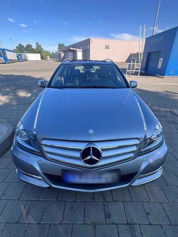 Grau Gebraucht 2014 Mercedes C220 Elegance Kombi | 13.350 € (Guter Preis) - Bild 1/4