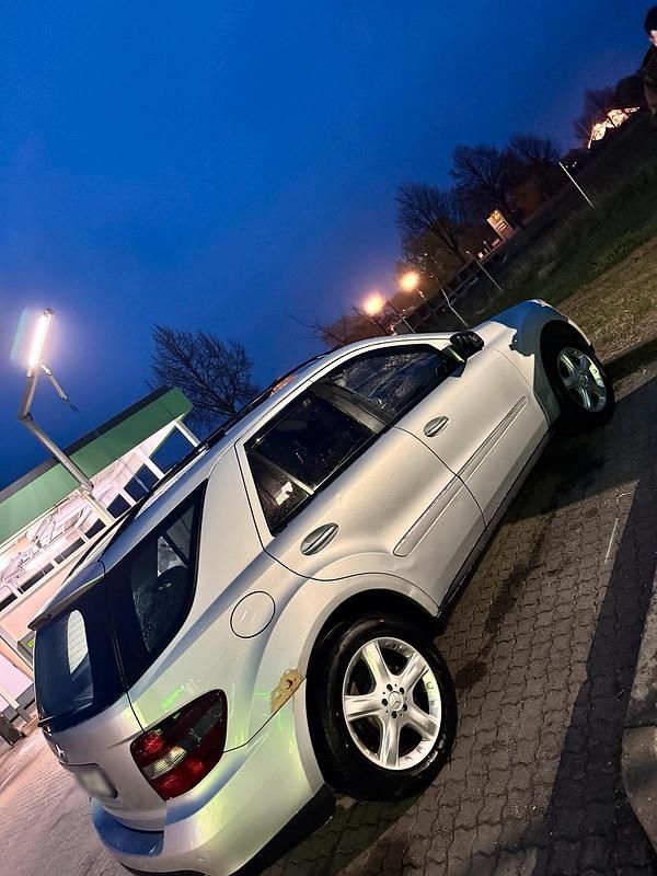 Gebraucht Mercedes ML280 190 PS (139 kW) 2006 Silber SUV